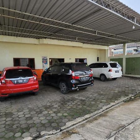 Hotel Metro Kudus Tanggulangin Exteriör bild