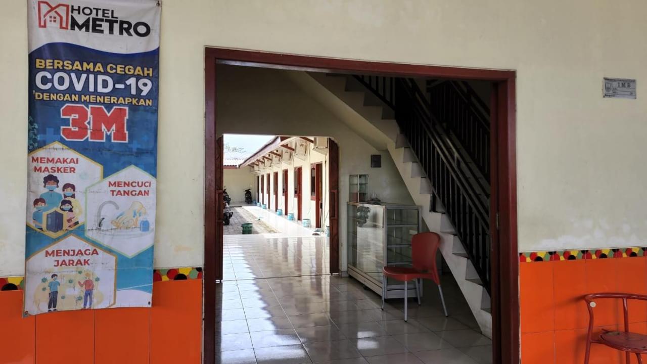 Hotel Metro Kudus Tanggulangin Exteriör bild