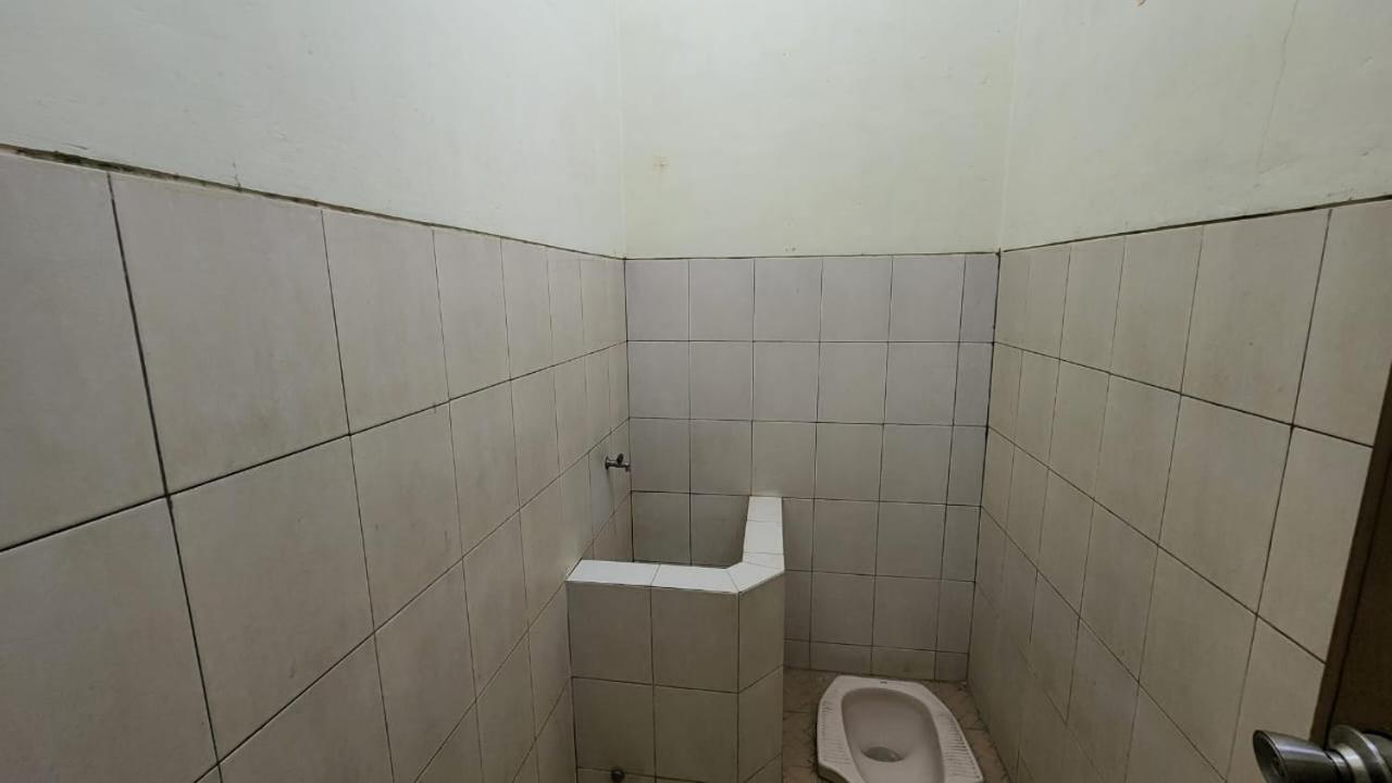 Hotel Metro Kudus Tanggulangin Exteriör bild