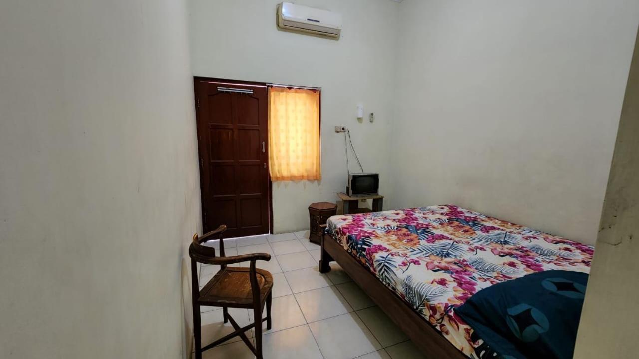 Hotel Metro Kudus Tanggulangin Exteriör bild
